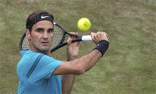Federer đứng trước cơ hội đòi lại ngôi số một từ tay Rafael Nadal. Ảnh: AP.
