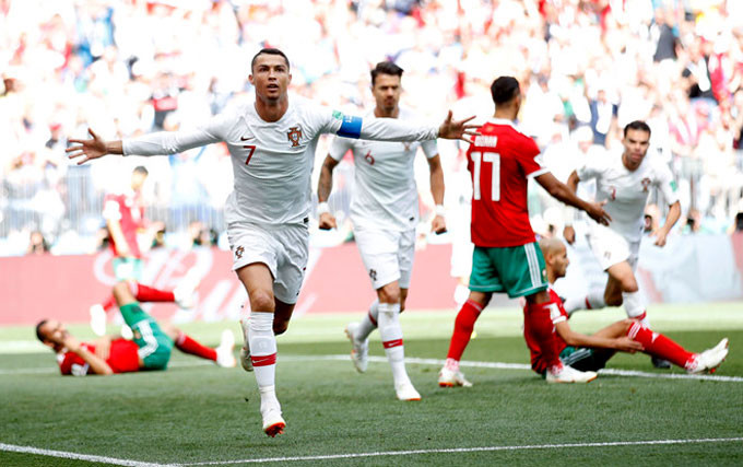 C. Ronaldo ghi bàn duy nhất, Bồ Đào Nha thắng trận thứ hai