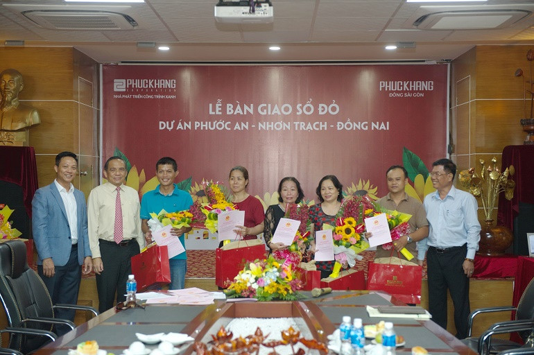Phúc Khang tiến hành bàn giao sổ đỏ cho khách hàng dự án Phước An - Nhơn Trạch - Đồng Nai