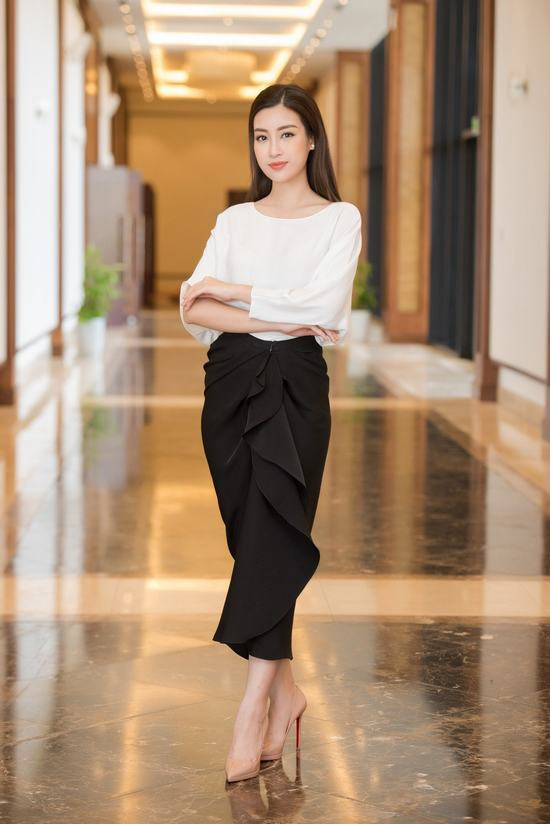 Hoa hậu Việt Nam 2018: 19 thí sinh lọt vào vòng Chung kết toàn quốc bắt tay thực hiện dự án nhân ái