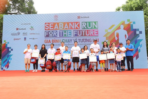 SeABank phối hợp với Bộ VHTTDL tổ chức giải chạy gia đình chạy vì tương lai
