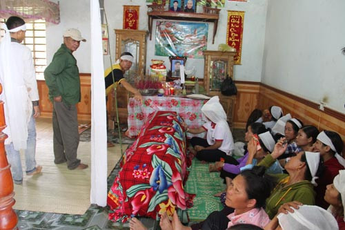 Nghệ An: Tang thương vùng quê nơi 7 người thương vong vì điện giật