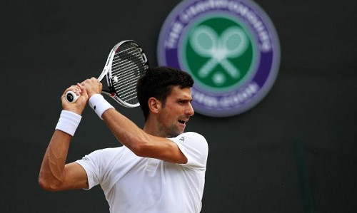 Djokovic dễ dàng vào vòng ba với một trận thắng trắng. Ảnh: Reuters.