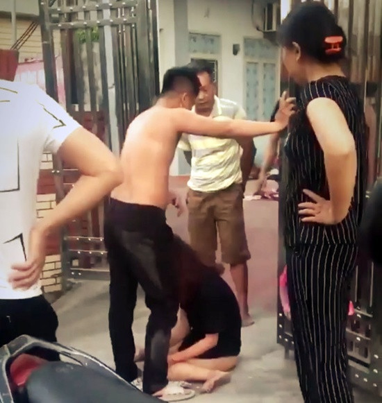 Điều tra vụ cô gái bị lột đồ, đánh ghen dã man ở Quảng Ninh