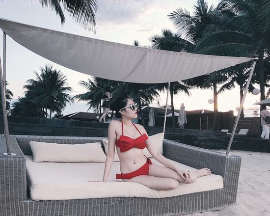 MC Thanh Thanh Huyền khoe đường cong nóng bỏng với bikini 