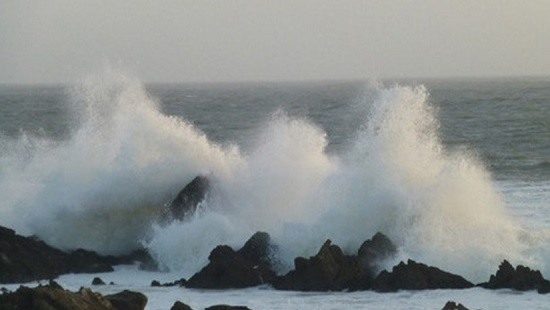 Cảnh báo gió mạnh sóng lớn trên khu vực bắc Biển Đông