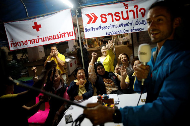 Cộng đồng thế giới hân hoan khi đội bóng Thái Lan được cứu khỏi hang an toàn