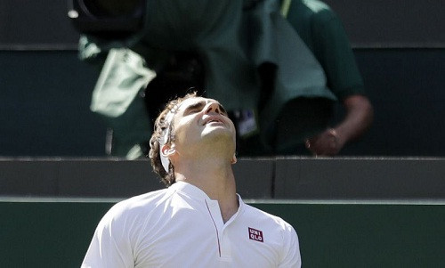 Federer trở thành cựu vương một cách đầy bất ngờ. Ảnh: AP.