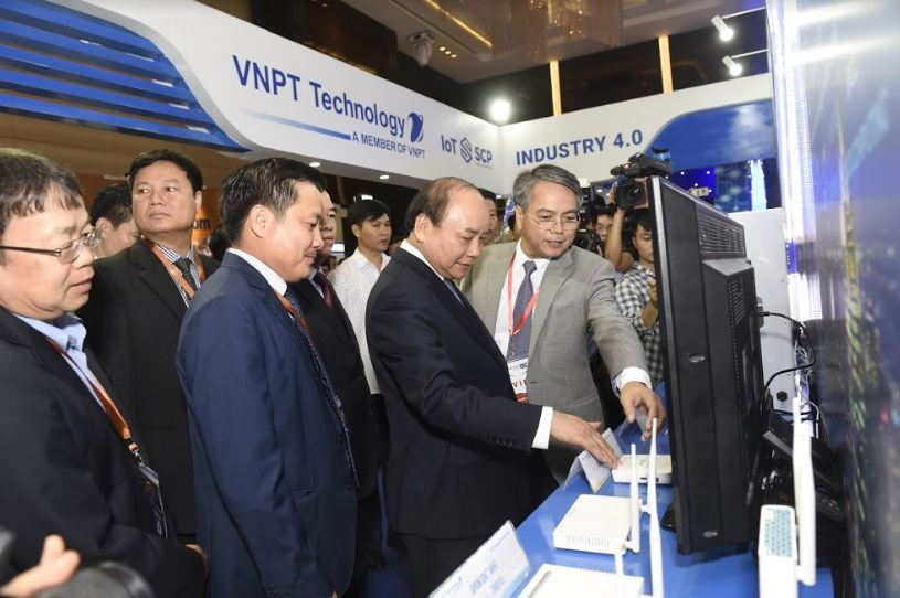 VNPT trình diễn nhiều sản phẩm giải pháp công nghệ 4.0 tại Industry Summit 2018