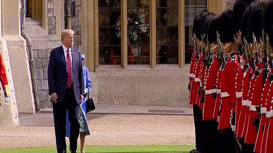 Tổng thống Trump “phớt lờ” quy tắc Hoàng gia Anh