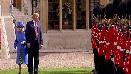 Tổng thống Trump “phớt lờ” quy tắc Hoàng gia Anh