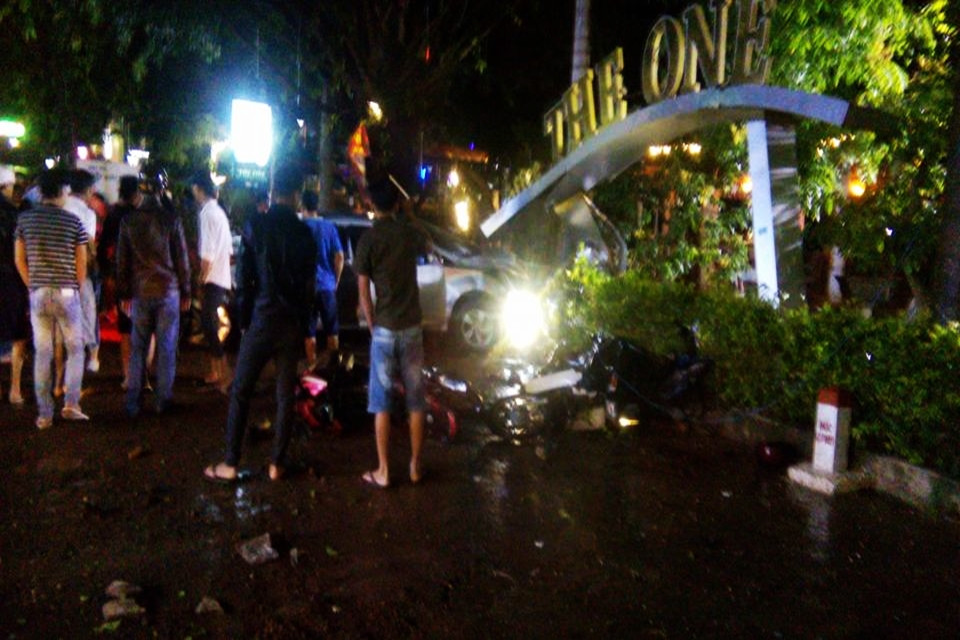 Phó Thủ tướng chỉ đạo sớm khởi tố vụ xe ô tô tông chết 2 nữ sinh