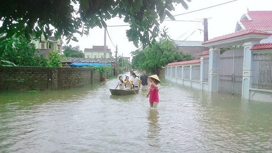 Nhiều tỉnh ven biển từ Nam Định đến Hà Tĩnh ngập sâu do mưa bão