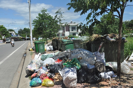 Xử lý rác thải ở Quảng Ngãi: UBND tỉnh gửi công văn hỏa tốc