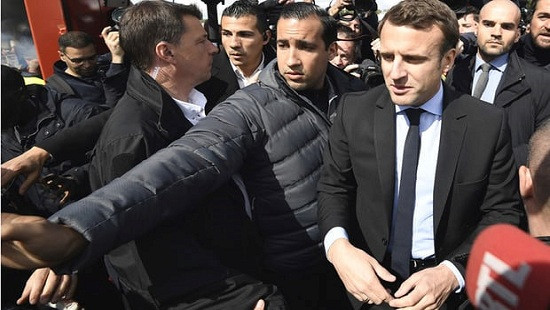 Tổng thống Pháp gặp rắc rối lớn vì vệ sĩ hành hung người biểu tình