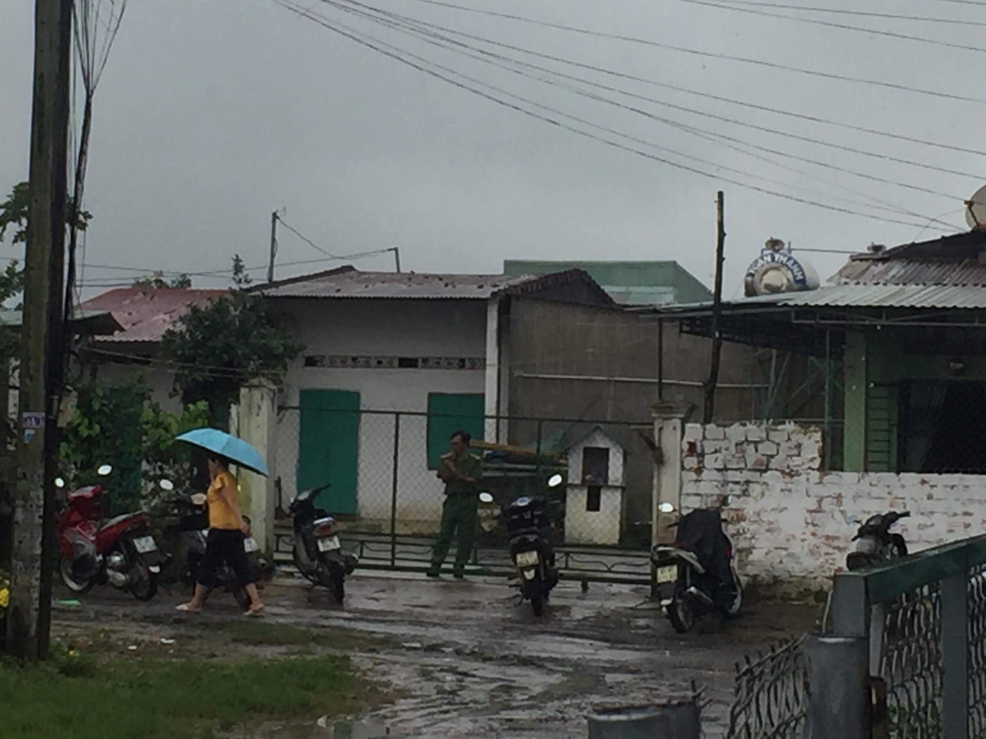 Công an kiểm tra nơi bà chủ ngáo đá thuê ở để hành hung người giúp việc 