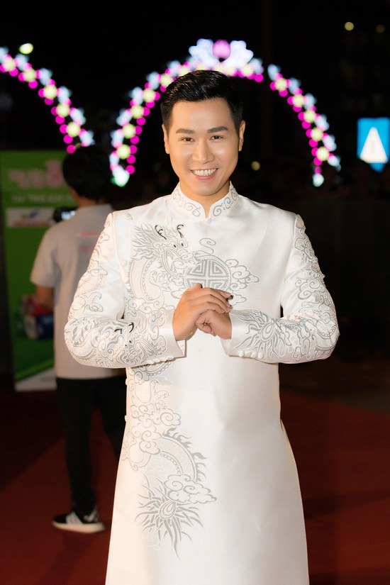 MC Nguyên Khang tiết lộ những bí mật sửng sốt tại chung khảo phía Bắc Hoa hậu Việt Nam 2018