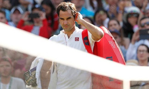Federer bị loại ở tứ kết Wimbledon 2018. Ảnh: Reuters.