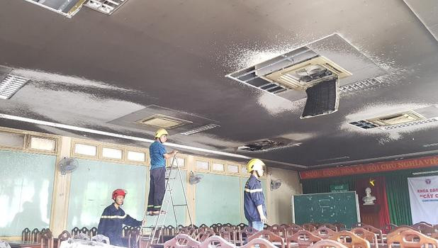 Hội trường Đại học Y Dược cháy do chập điện hệ thống điều hòa