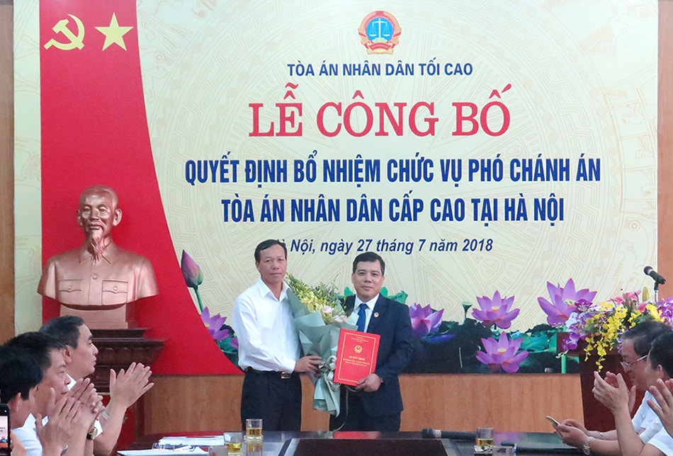 Trao Quyết định bổ nhiệm Phó Chánh án TAND cấp cao tại Hà Nội