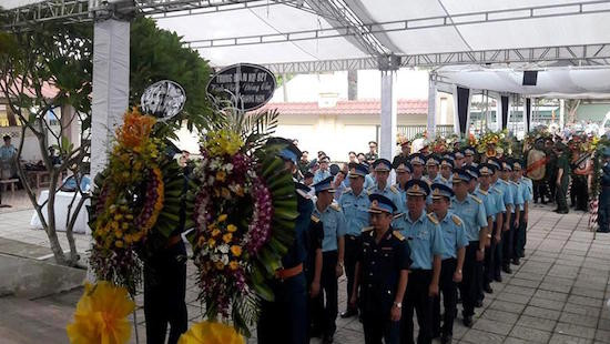 Nghẹn ngào lễ truy điệu hai phi công hy sinh trong vụ máy bay rơi ở Nghệ An
