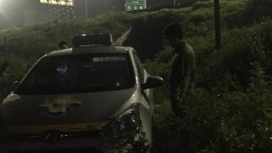 Điều tra vụ tài xế taxi bị hành khách cứa cổ trong đêm