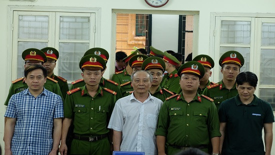 Phan Văn Anh Vũ lĩnh án 9 năm tù