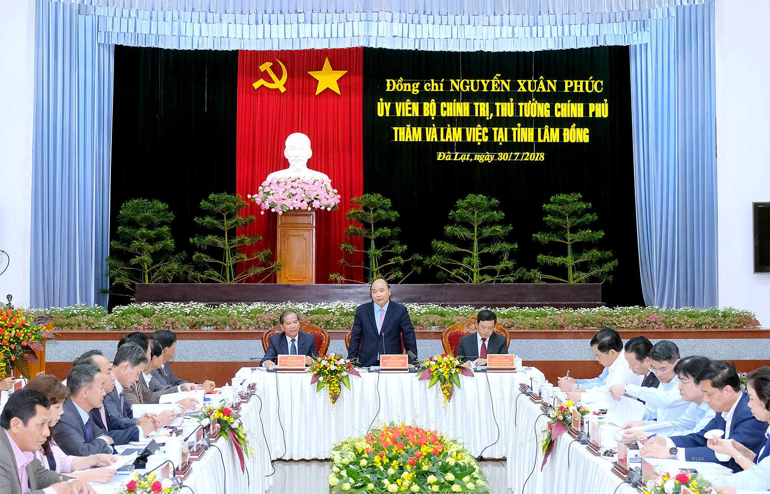 Thủ tướng Nguyễn Xuân Phúc làm việc với lãnh đạo tỉnh Lâm Đồng