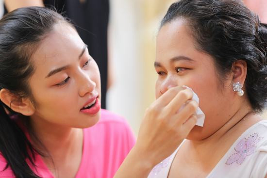 Hoa hậu Việt Nam 2018: Xúc động trước bộ ảnh cưới của 15 cặp đôi khuyết tật
