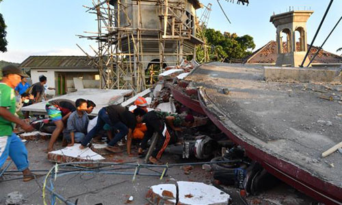 Hình ảnh thảm khốc sau trận động đất kinh hoàng ở Indonesia