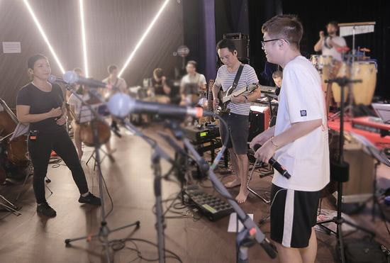 Bùi Anh Tuấn “thế” Bằng Kiều song ca với Mỹ Linh trong tour 2018