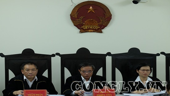 Hoãn phiên tòa xét xử phúc thẩm nhóm cựu cán bộ xã Đồng Tâm