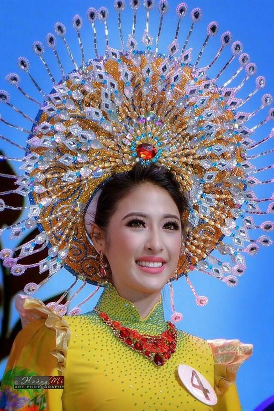 Người đẹp Jennifer Lê đăng quang Mrs. Vietnam World 2018 