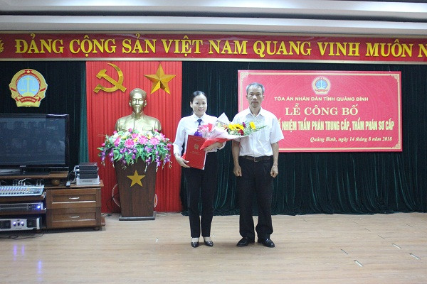 TAND tỉnh Quảng Bình trao Quyết định bổ nhiệm Thẩm phán trung cấp, Thẩm phán sơ cấp