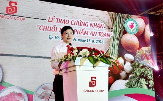 Saigon Co.op có 33 siêu thị và trung tâm phân phối thực phẩm đầu tiên của TP.HCM đạt chứng nhận Chuỗi thực phẩm an toàn