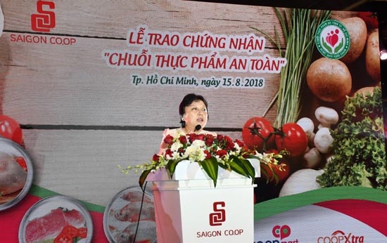 Saigon Co.op có 33 siêu thị và trung tâm phân phối thực phẩm đầu tiên của TP.HCM đạt chứng nhận Chuỗi thực phẩm an toàn