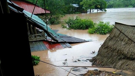 Bão số 4 gây mưa lũ dồn dập, 4 người chết và mất tích