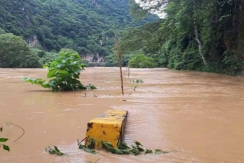 Di dời hàng nghìn hộ dân vùng ngập lụt đến nơi an toàn