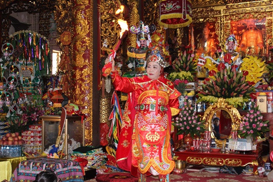 Nghệ nhân Nguyễn Thị Nhỡ: Người gìn giữ và phát huy nét đẹp văn hóa thờ Mẫu