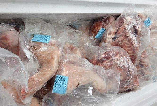 Phát hiện hàng trăm ký thịt heo hết “đát” trong siêu thị
