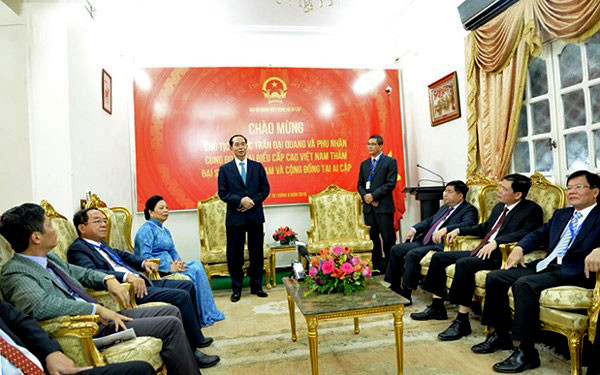 Chủ tịch nước Trần Đại Quang thăm Đại sứ quán Việt Nam tại Ai Cập