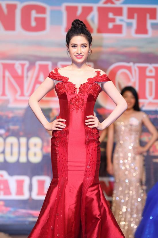Nữ diễn viên ‘Lòng dạ đàn bà’  Lý Thiên Nương đăng quang Hoa Hậu Doanh Nhân Việt Toàn Cầu 2018