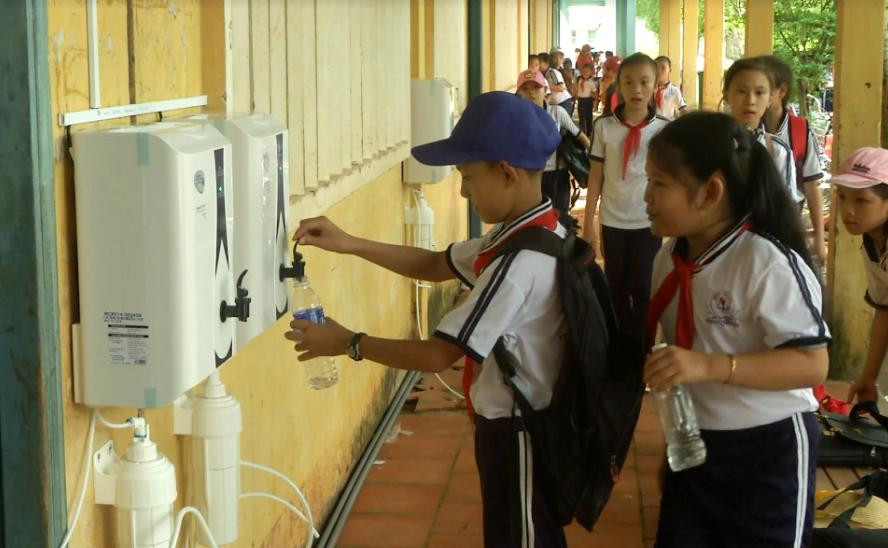 Thêm hàng chục ngàn học sinh, giáo viên tại Bến Tre có nước uống sạch đạt chuẩn