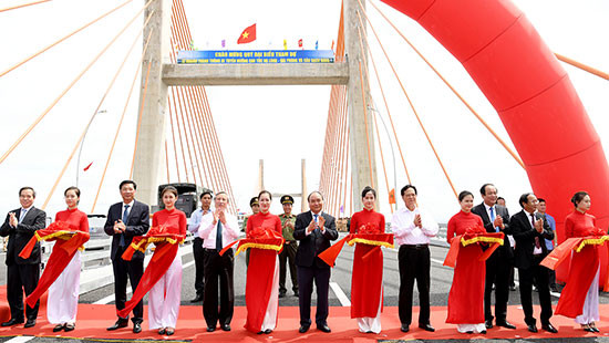 Thủ tướng dự lễ khánh thành, thông xe cao tốc Hạ Long-Hải Phòng và cầu Bạch Đằng