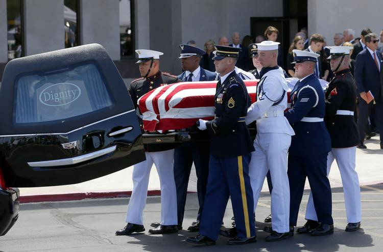 John McCain – “Con sư tử cuối cùng” của Thượng viện Mỹ an nghỉ tại nghĩa trang hải quân