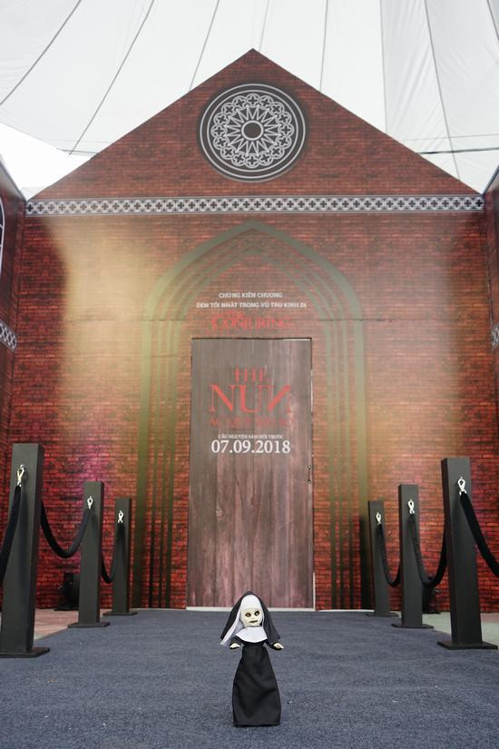 The Nun - Ác quỷ ma sơ khiến dàn sao Việt đứng tim buổi công chiếu