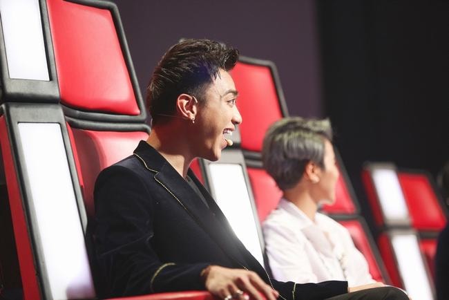 The Voice Kids - Giọng Hát Việt Nhí 2018 tập 1: Xuất hiện viên ngọc quý