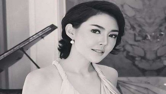Cựu Hoa hậu Thái Lan uống thuốc diệt cỏ rồi nhảy lầu tự tử