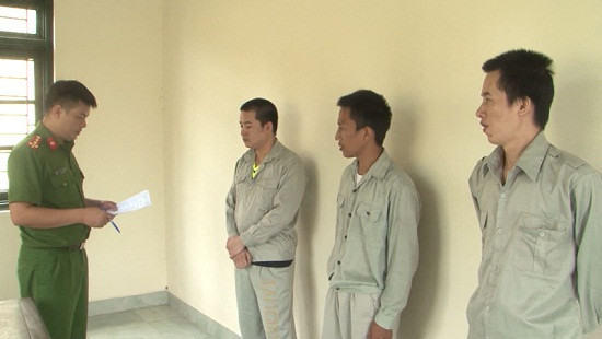 9 đối tượng đánh xóc đĩa trên khoang tàu ở Phú Thọ bị khởi tố