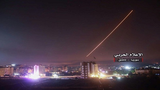  Syria nổi giận khi tên lửa dồn dập tấn công sân bay Damascus